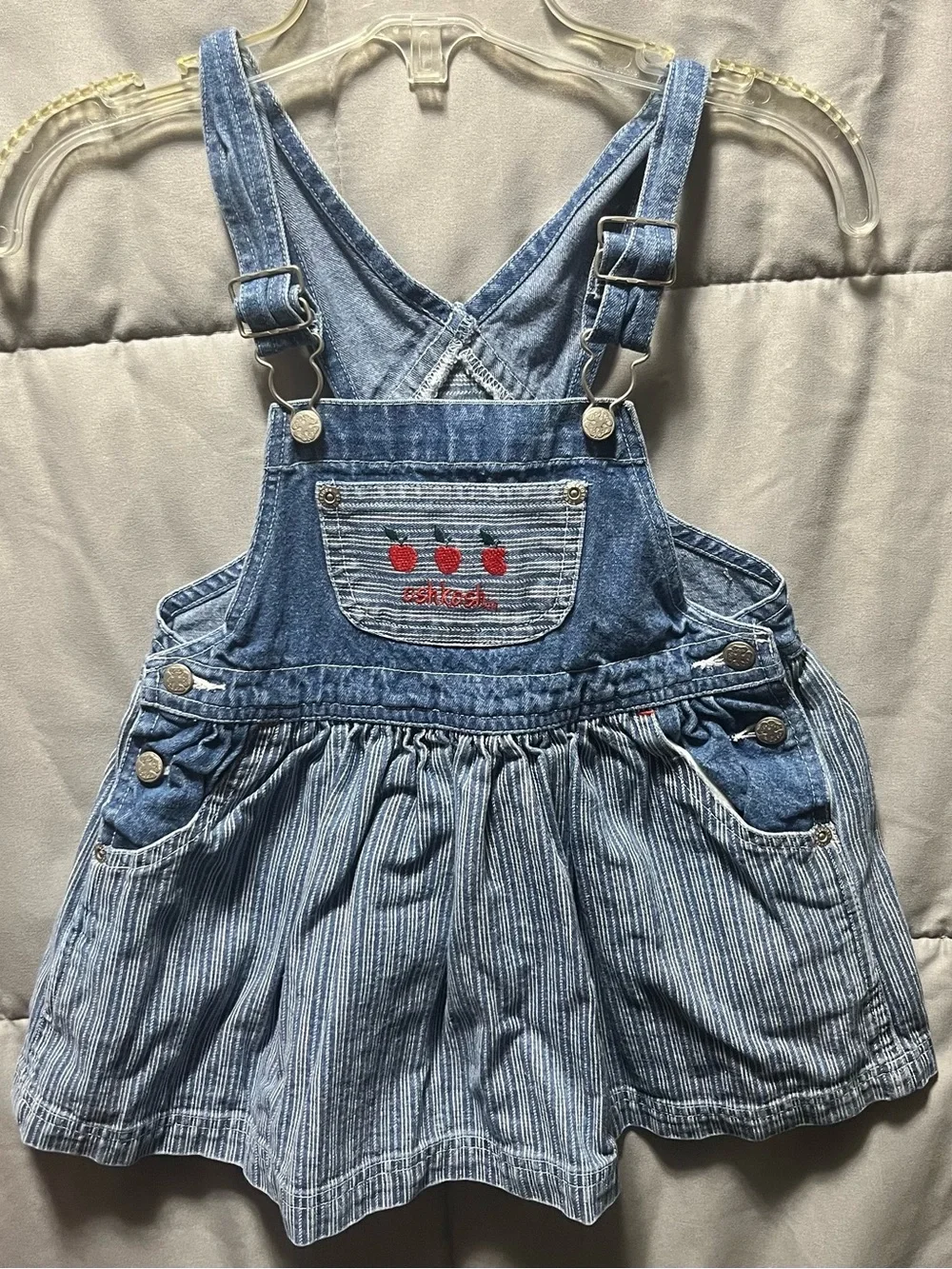 Vintage OshKosh B’Gosh 3T Apple Embroidered Denim Jumper Dress Chambray 90s